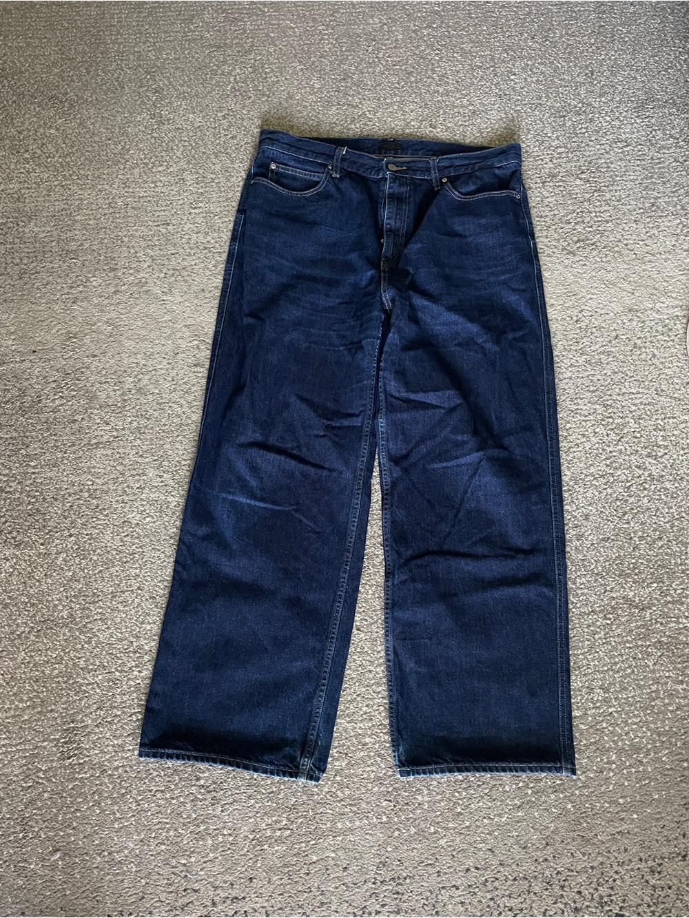 Baggy dark blue wash uniqlo jeans